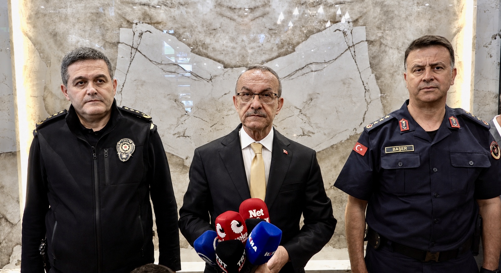 Malatya Valisi Seddar Yavuz, kentte gerçekleştirilen rekor sentetik ecza operasyonuna