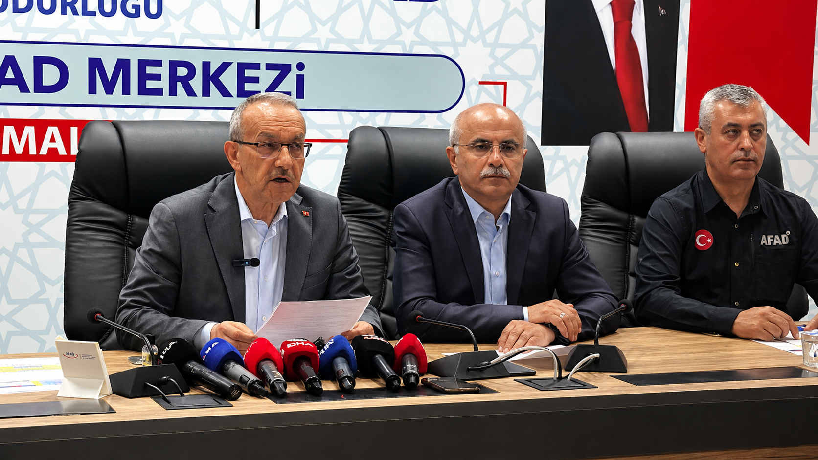 Malatya Valisi Seddar Yavuz, Battalgazi merkezli 5.6 büyüklüğündeki depremin ardından