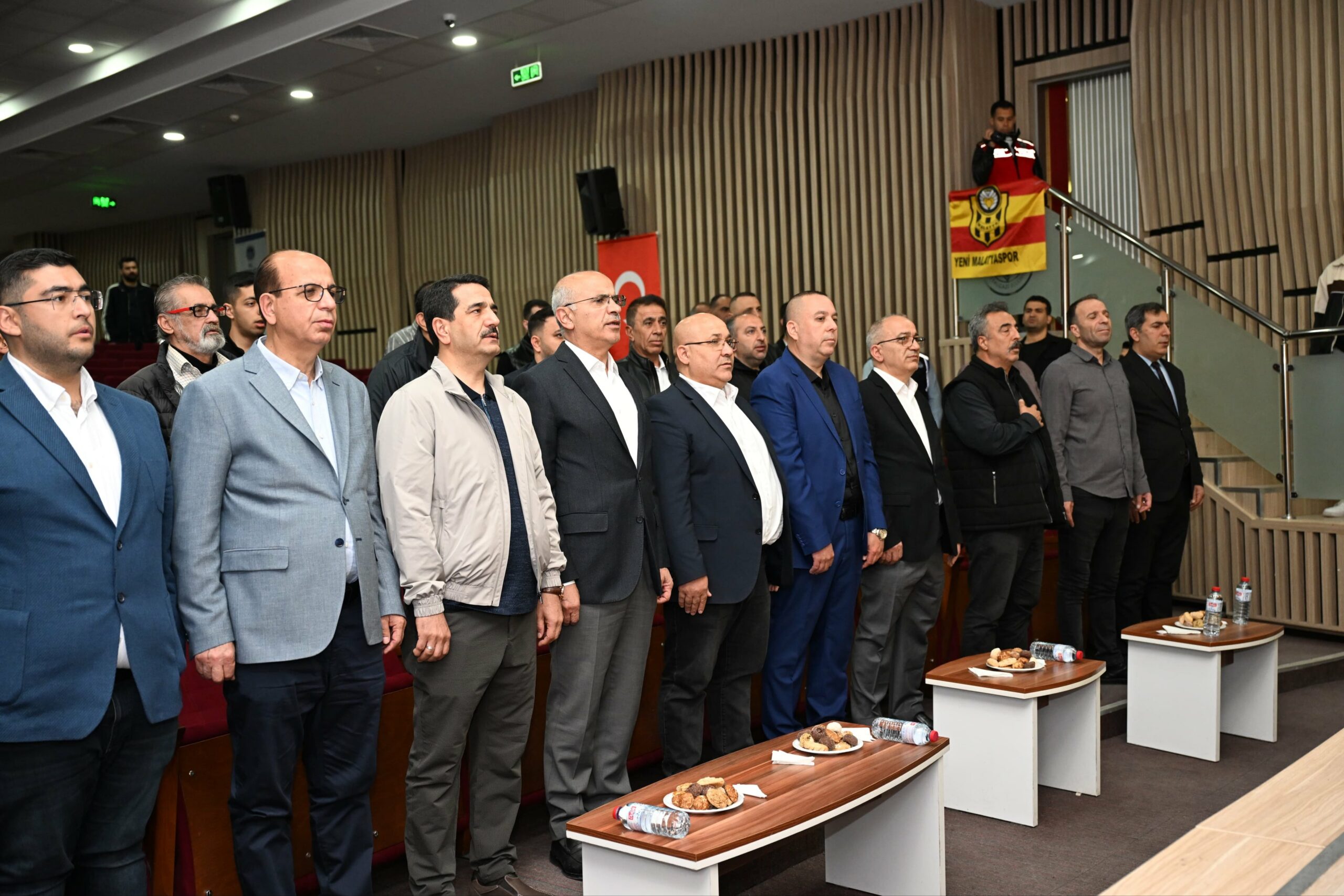 Yüklü borç ve FIFA tarafından verilen puan cezaları nedeniyle 3.