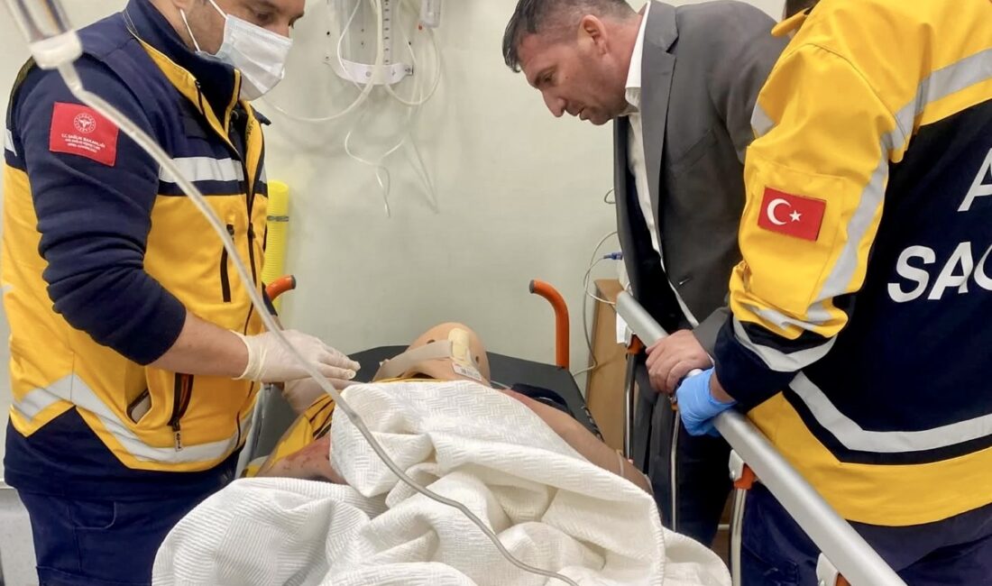 Malatya Yeşilyurtspor Kulüp Başkanı Ramazan Ayhan ve yönetim kurulu üyeleri,