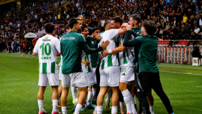 Nesine 3. Lig play-off yarı final mücadelesinde Malatya Yeşilyurtspor, deplasmanda
