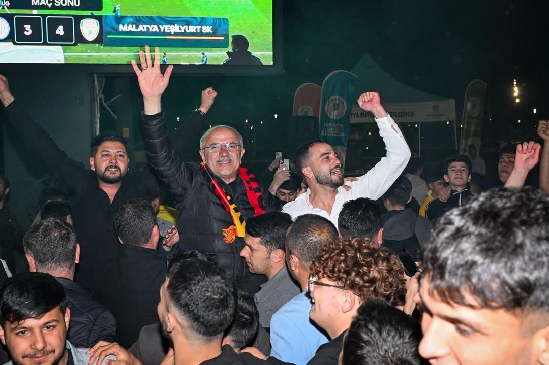 Nesine 3. Lig play-off yarı finalinde Yeşilyurtspor’un finale yükselmesi Malatya’da