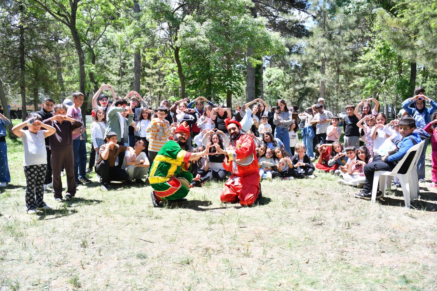 Yeşilyurt Belediyesi tarafından düzenlenen “Çocuk Şenliği”, renkli görüntülere sahne oldu.