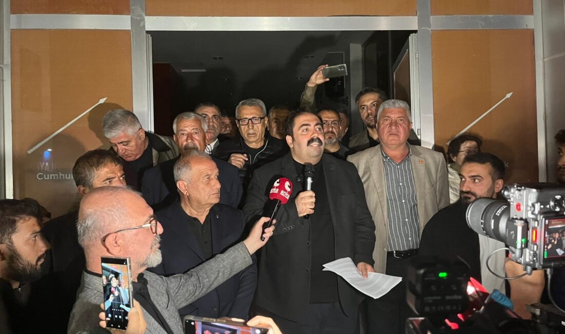 CHP Malatya İl Başkanlığı önünde açıklama yapan Barış Yıldız, CHP’ye