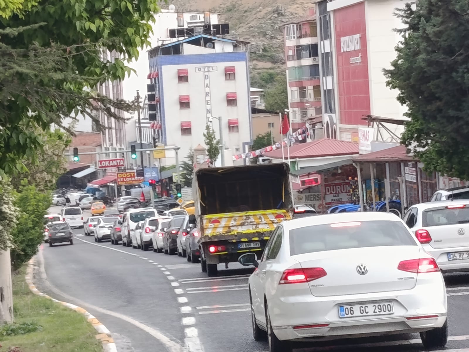 Malatya’nın Darende ilçesinden geçen D-300 Devlet Karayolu’nda, Kurban Bayramı tatilinin