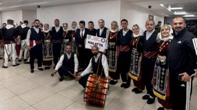 Gaziantep’te düzenlenen Türkiye Halk Oyunları Şampiyonası’nda mücadele eden Gökhan Menekşe