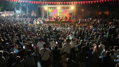 Yeşilyurt Kültür, Spor ve Kiraz Festivali kapsamında düzenlenen halk konserinde