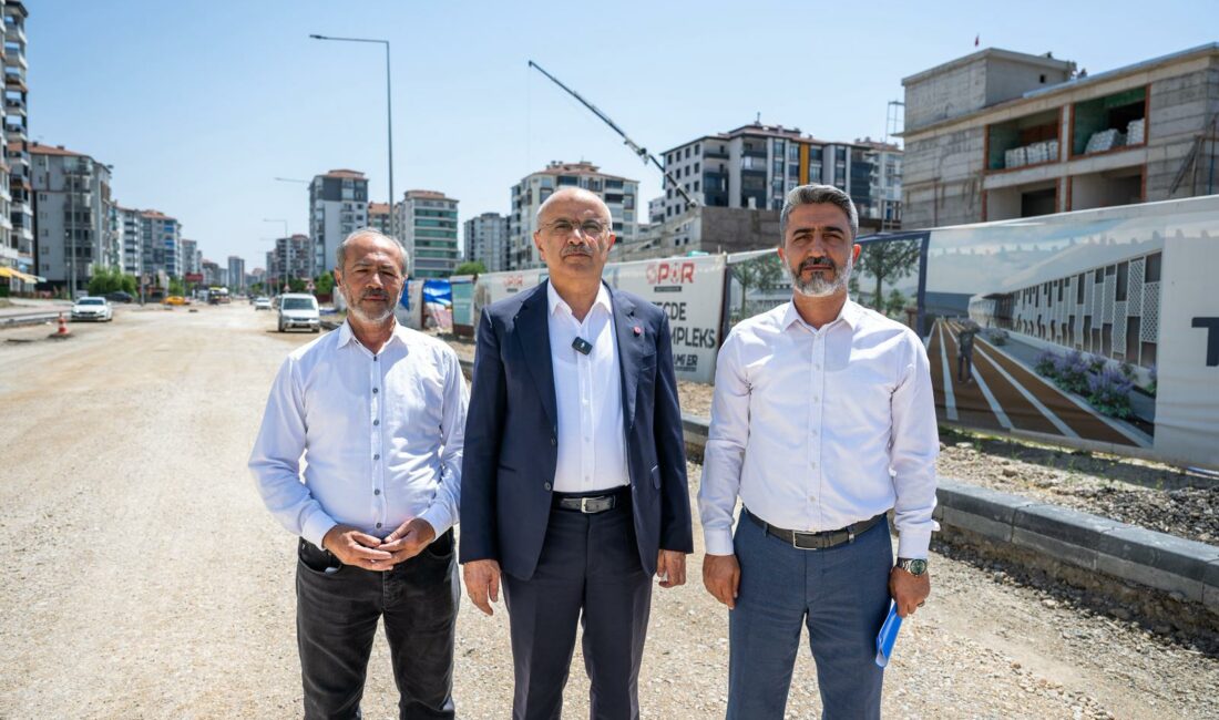 Malatya Büyükşehir Belediye Başkanı Sami Er, Tecde Mahallesi’nde yapımı süren