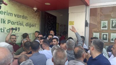 CHP Malatya İl Başkanlığında yeni atanan Hakan Satılmış'ın ekibiyle birlikte