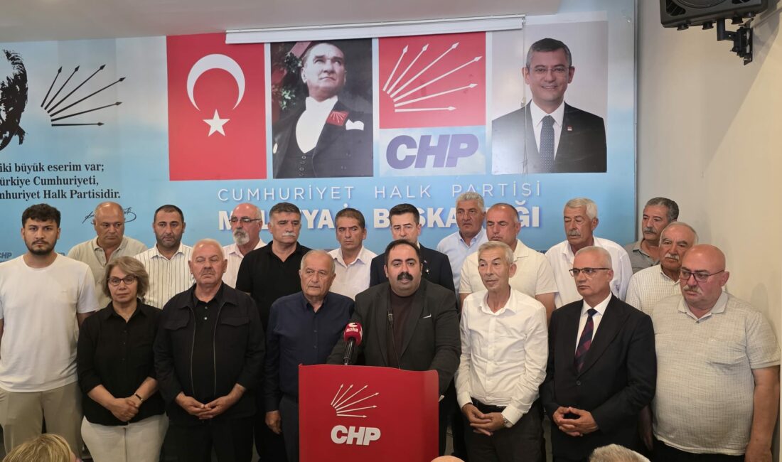 Cumhuriyet Halk Partisi (CHP) Malatya İl Başkanlığı’nda sürdürülen Demokrasi Nöbeti