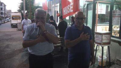 Muharrem ayı dolayısıyla Erenler Cemevi’nde düzenlenen iftar programında, oruçlar birlik