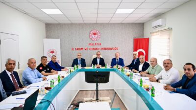Malatya Valisi Seddar Yavuz başkanlığında düzenlenen toplantıda, kayısı rekoltesine ilişkin