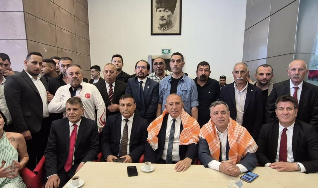 CHP Genel Merkezi'nde gerçekleştirilecek grup toplantısı öncesinde Malatya'dan yaklaşık 150
