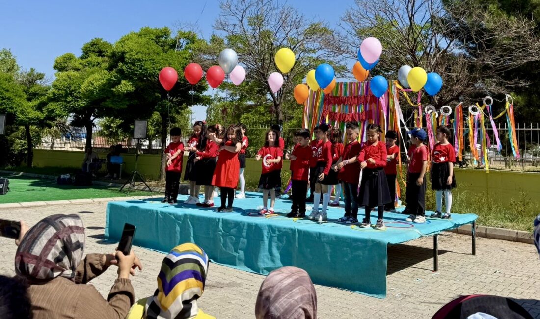 MMalatya Girişim Grubu 1 Nolu Anaokulu öğrencileri, düzenlenen mezuniyet programında