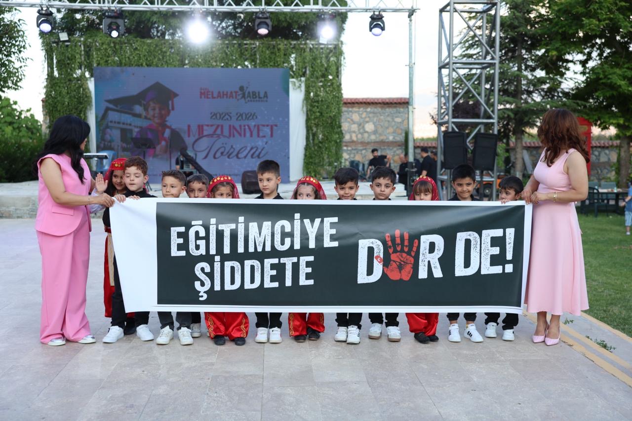 Malatya’da Melahat Abla Anaokulu tarafından düzenlenen yıl sonu etkinliğinde öğrenciler