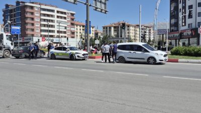 Malatya’da sivil ekip aracı ile motosikletin karıştığı trafik kazasında bir