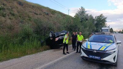 Doğanşehir ilçesine bağlı Sürgü Mahallesi’nde kontrolden çıkarak devrilen otomobilin sürücüsü