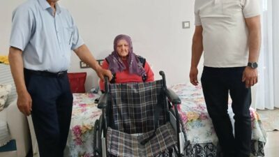 Malatya’da ihtiyaç sahibi yaşlı bir vatandaşın tekerlekli sandalye talebi karşılandı.
