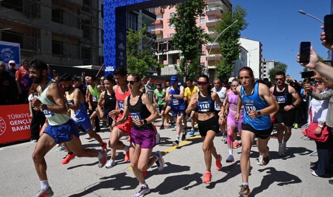 Malatya’da bu yıl ilk kez düzenlenen Uluslararası Arslantepe Yarı Maratonu,