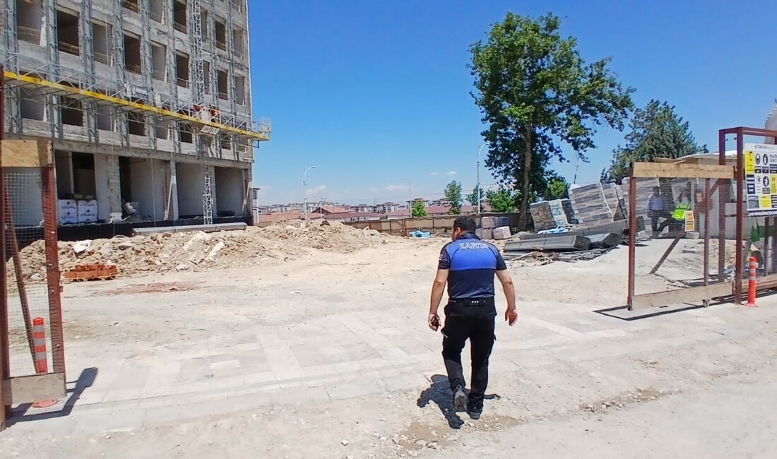 Battalgazi Belediyesi Zabıta Müdürlüğü ekipleri, Yükseköğretim Kurumları Sınavı’nın (YKS) ilk
