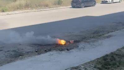 Tecde Mahallesi’nde yer altındaki elektrik hattında meydana gelen küçük çaplı