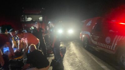 Malatya’nın Arguvan ilçesinde tır ile otomobilin kafa kafaya çarpıştığı kazada