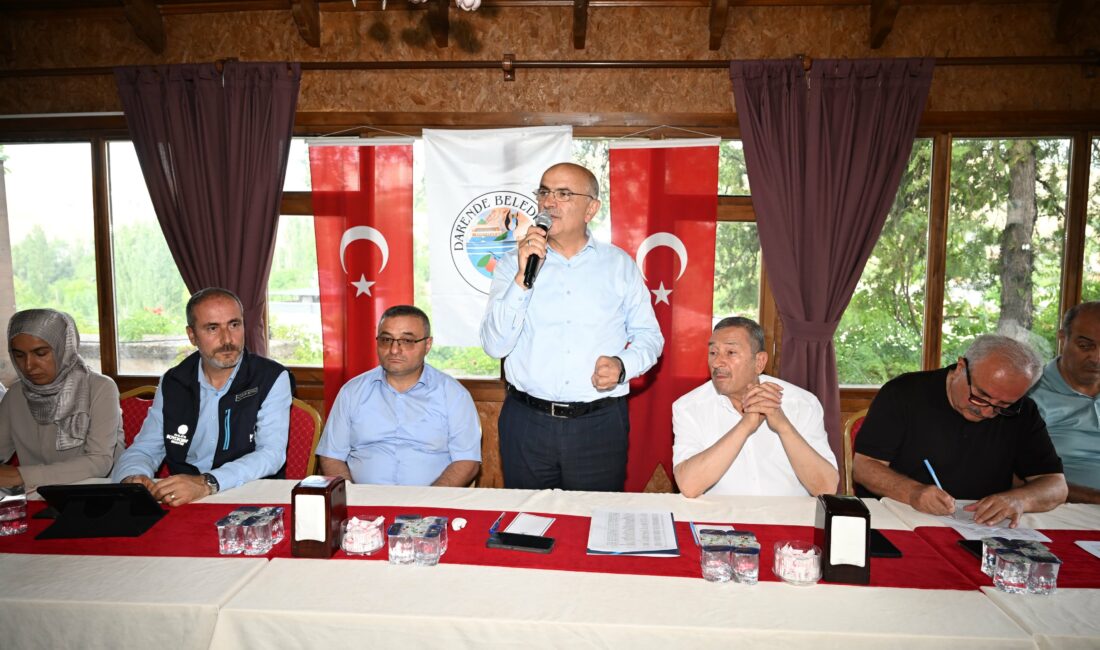 Darende’de mahalle muhtarlarıyla bir araya gelen Malatya Büyükşehir Belediye Başkanı