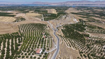 Battalgazi Belediyesi Fen İşleri Müdürlüğü ekipleri, Yarımcahan Mahallesi’nde sathi kaplama