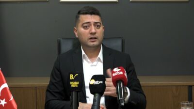 CHP Malatya İl Başkanı Hakan Satılmış, parti binasında düzenlediği basın