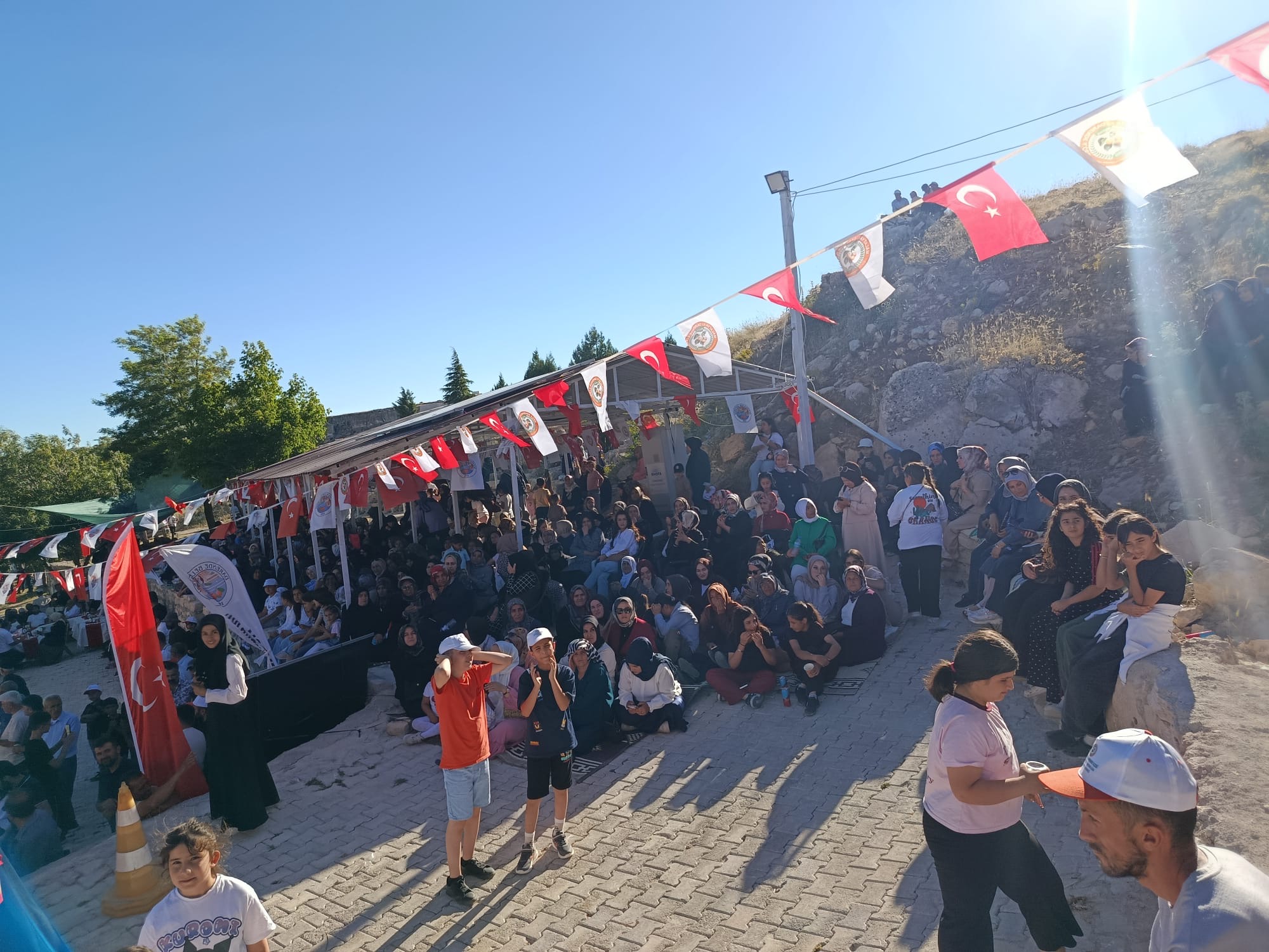 14. Geleneksel Pilav Şenliği Binlerce Kişiyi Aynı Gönül Sofrasında Buluşturdu