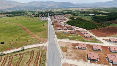 Malatya Büyükşehir Belediyesi tarafından Doğanşehir’in Yolkoru Mahallesi’nde gerçekleştirilen yol çalışmaları