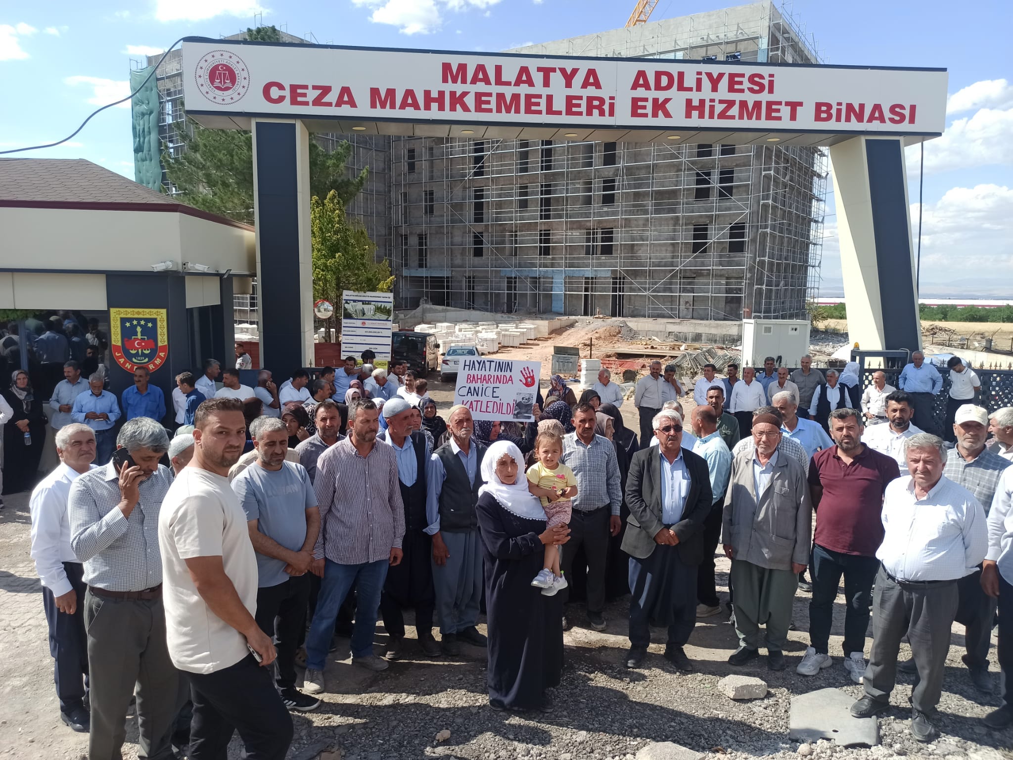 Akçadağ’da yaşamını yitiren 25 yaşındaki Emine Kolay’ın ölümüne ilişkin davanın
