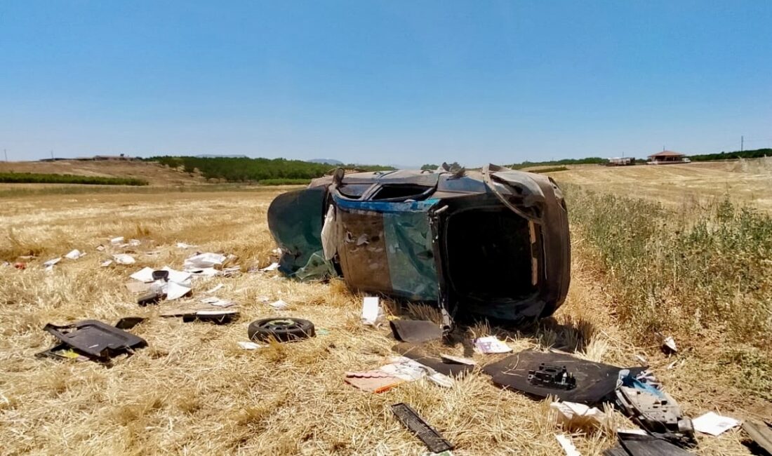 Havaalanı yolu üzerinde meydana gelen tek taraflı trafik kazasında otomobil
