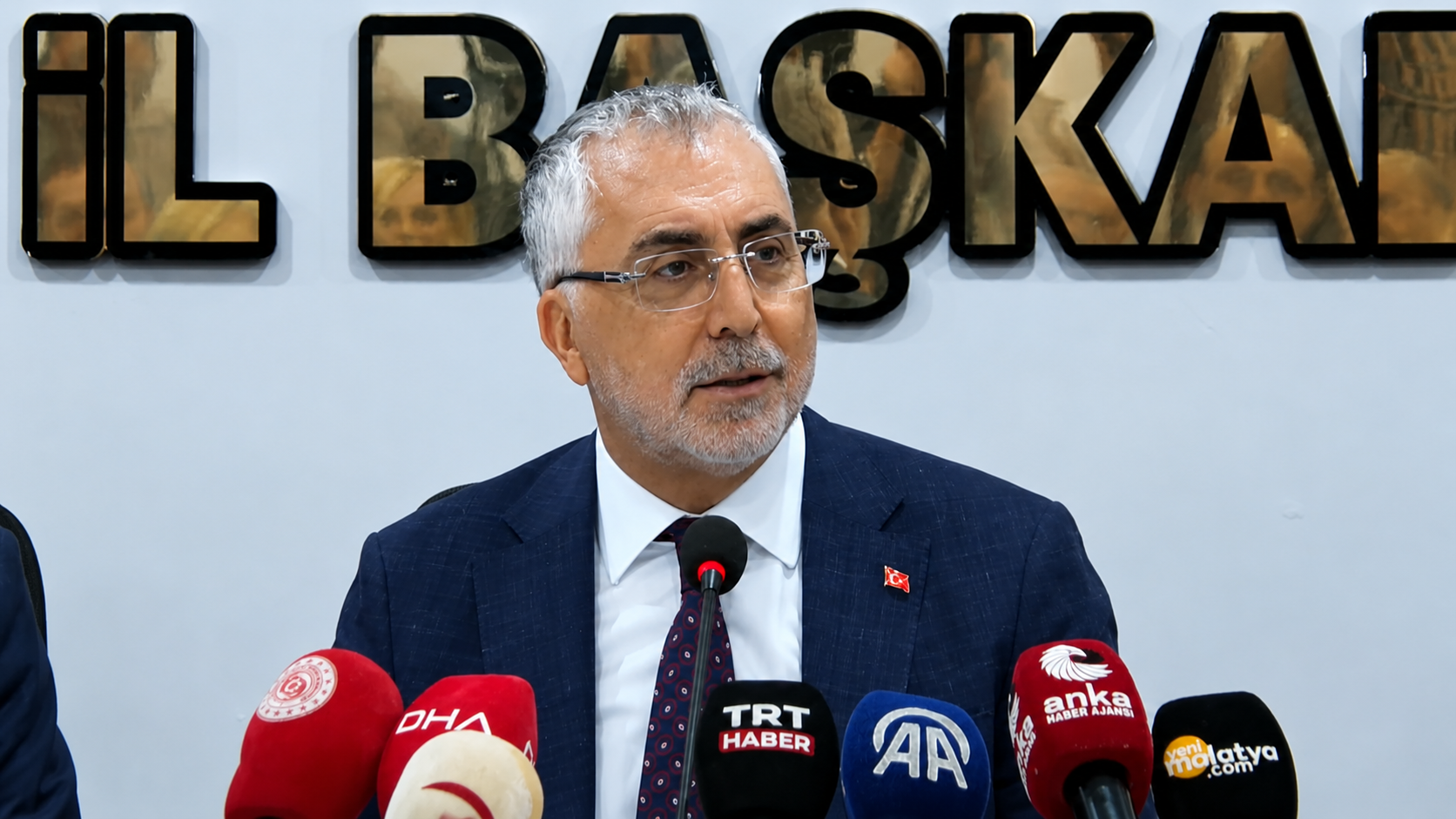 Çalışma ve Sosyal Güvenlik Bakanı Prof. Dr. Vedat Işıkhan, AK