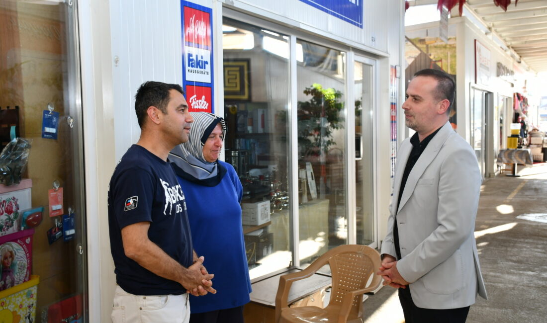 MAGİNDER Başkanı Salih Karademir, Emlak Konut Geçici Ticaret Merkezi’nde esnafla
