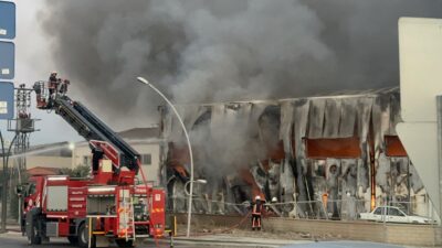 Malatya’da MOTAŞ’a ait bakım onarım atölyesinde çıkan yangında 3 şehir