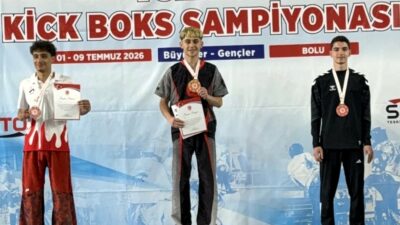 Bolu’da düzenlenen Türkiye Kick Boks Şampiyonası’na 4 sporcuyla katılan Malatyalı