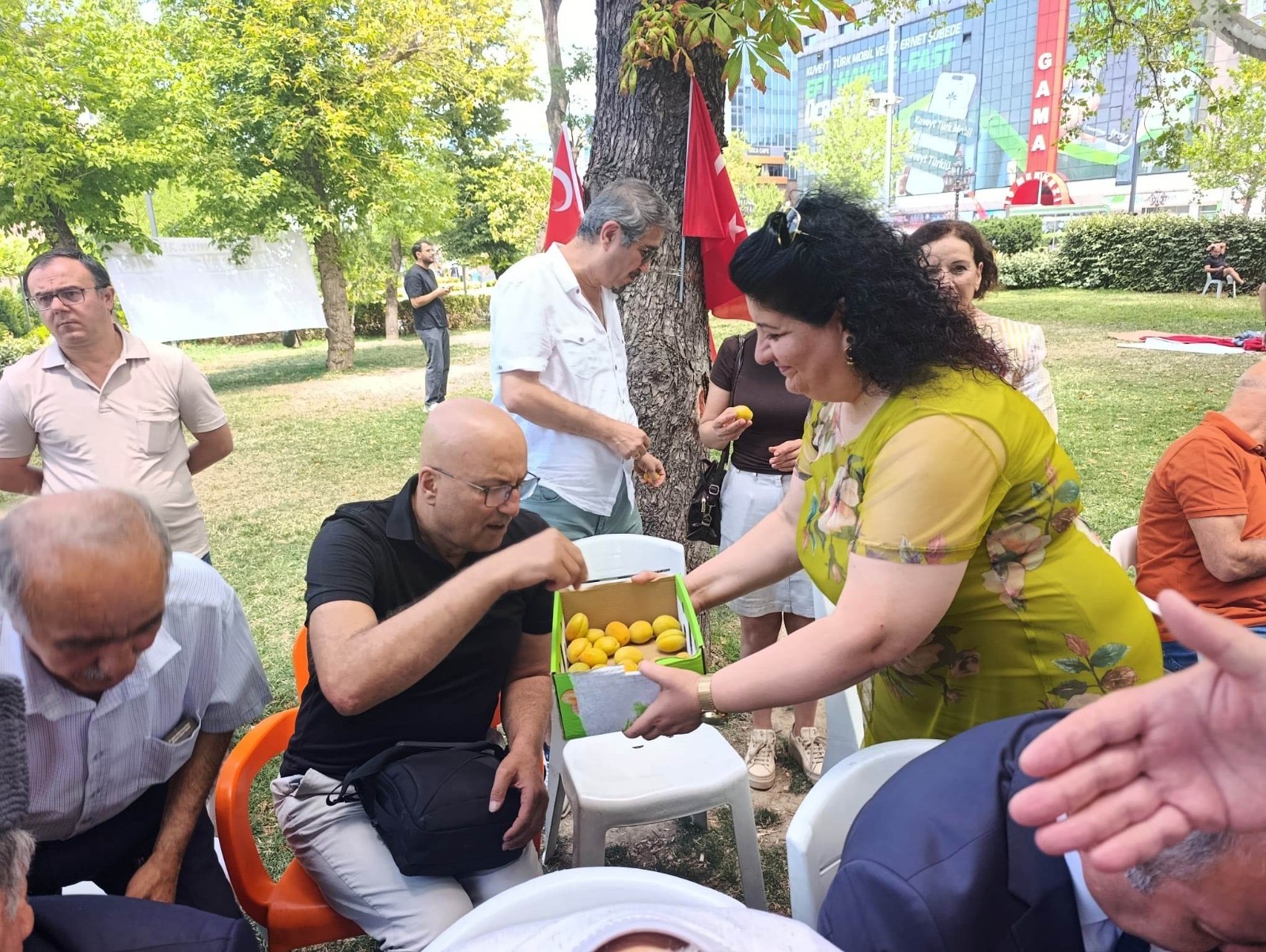 Ankara Malatyalılar Federasyonu, Ankara Kızılay Güvenpark’ta hak arama mücadelesini sürdüren