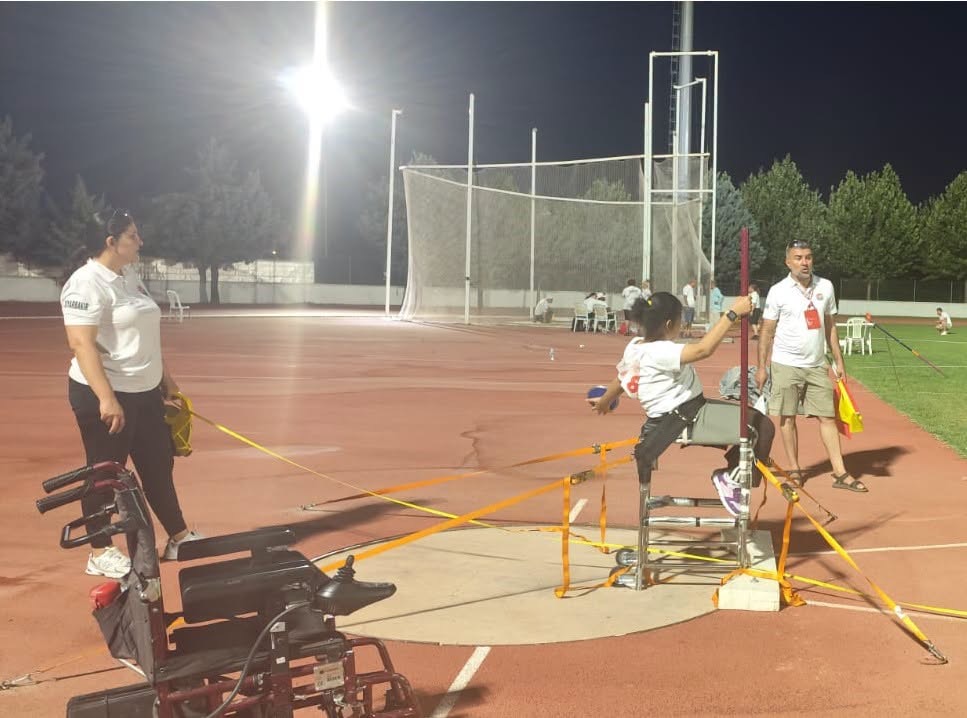 Malatyalı milli sporcu adayı Melike Beril Alçık, Diyarbakır’da düzenlenen Para