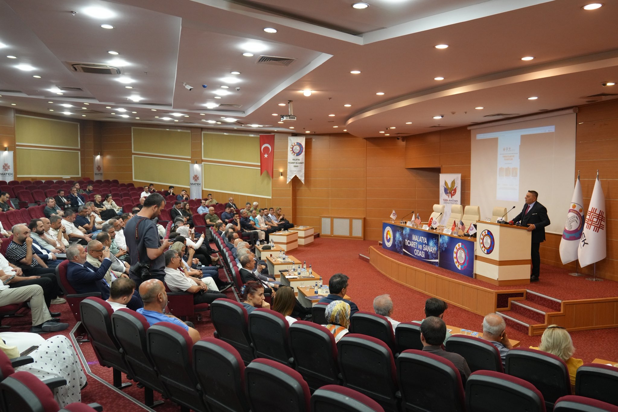 Malatya Ticaret ve Sanayi Odası Başkanı Oğuzhan Ata Sadıkoğlu, ABD