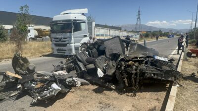 Malatya Havalimanı yolu 2. Organize Sanayi Bölgesi mevkiinde tıra arkadan