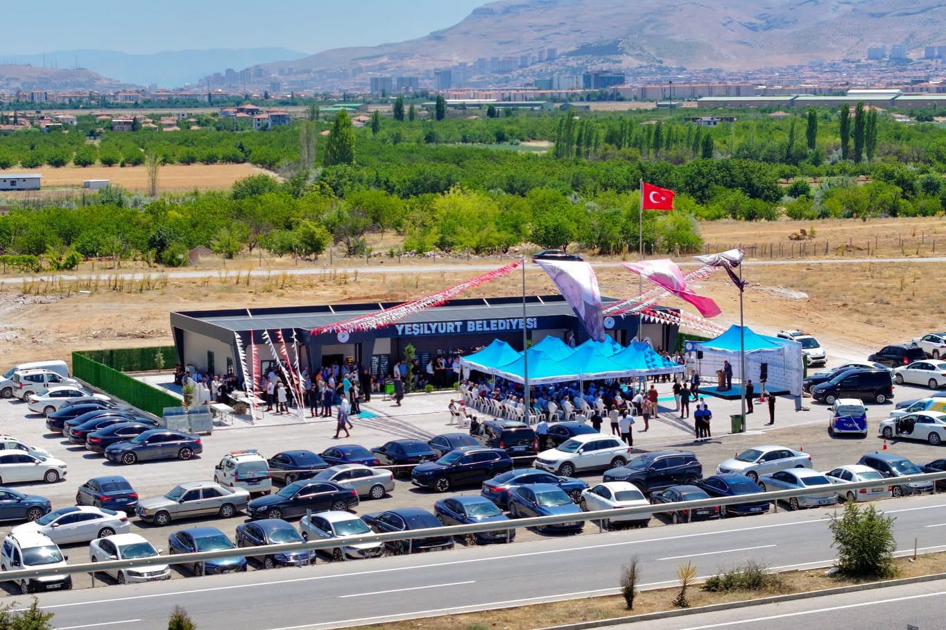 Yeşilyurt Belediyesi'nin destek ve katkılarıyla hayırsever iş insanı Mehmet Güngör